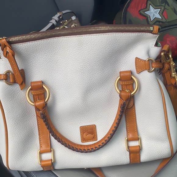 Dooney & Bourke Satchel ‼️SOLD❌❌‼️ - Picture 2 of 7